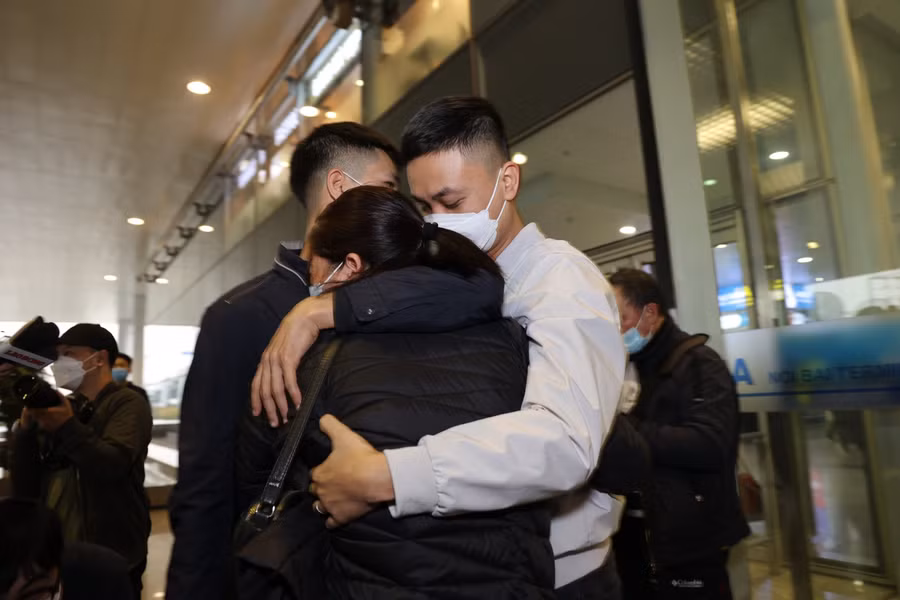 Trực tiếp tham gia chỉ đạo trên chuyến bay, Phó tổng Giám đốc Bamboo Airways – ông Trương Phương Thành nói: “Bamboo Airways đã nghiên cứu và chuẩn bị rất kĩ lưỡng phương án để khai thác chuyến bay an toàn, thuận lợi. Mục tiêu của chúng tôi là đưa hành khách từ Ba Lan trở về Việt Nam đúng kế hoạch, đảm bảo tốt mọi công tác an ninh và an toàn và mục tiêu đó đã được thực hiện thành công.”