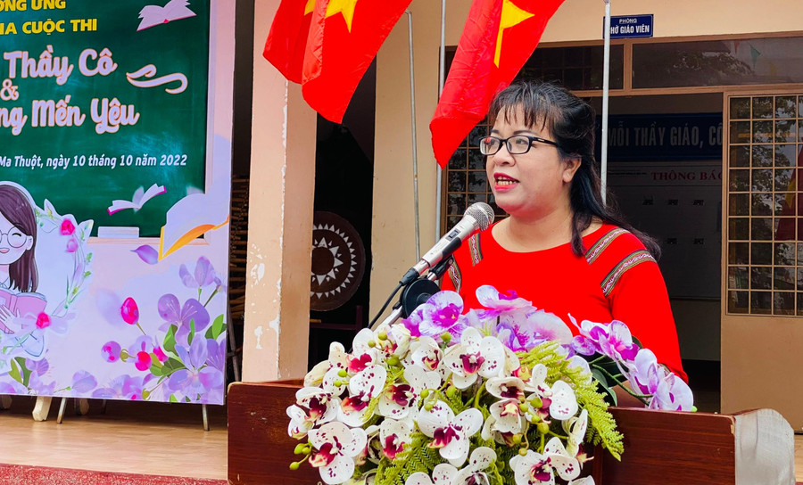 Nhà văn Niê Thanh Mai phát biểu phát động Cuộc thi. Nhà văn Niê Thanh Mai phát biểu phát động Cuộc thi.