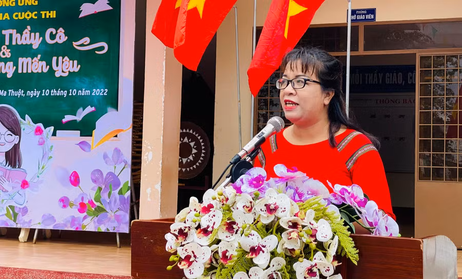 Nhà văn Niê Thanh Mai phát biểu phát động Cuộc thi.