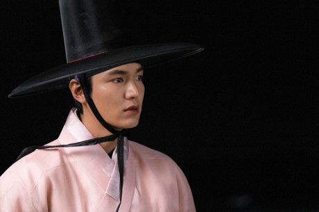 Ngỡ ngàng với vẻ đẹp trong veo của Lee Min Ho và Ngo ngang voi ve dep trong veo cua Lee Min Ho va