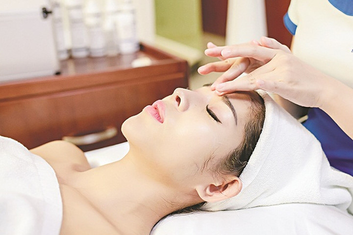 Trẻ đẹp hơn nhờ bấm huyệt vùng mặt