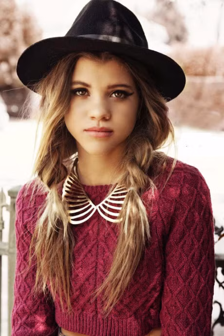 Choang voi ve ngoai cua co gai 18 tuoi hen ho con trai Beckham trong dem - Anh 12