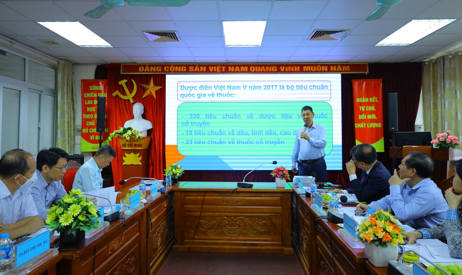 Đại biểu chia sẻ tại hội thảo