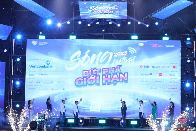 Nghi thức khai mạc Sóng Festival 2023 - Ngày thẻ Việt Nam (Ảnh: Trọng Tài). Nghi thức khai mạc Sóng Festival 2023 - Ngày thẻ Việt Nam (Ảnh: Trọng Tài).