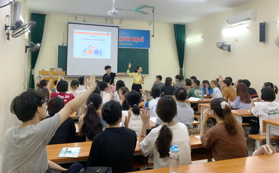 Một lớp đào tạo kỹ năng khởi nghiệp cho sinh viên Trường ĐH Mở Hà Nội.