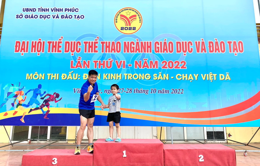 Thầy Mạnh là người đam mê thể thao. Thầy Mạnh là người đam mê thể thao.