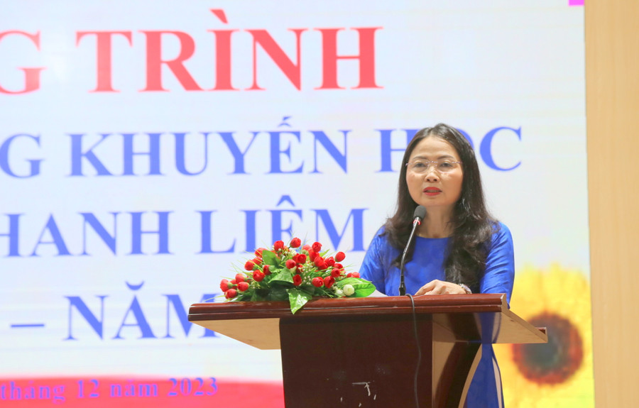 Bà Dương Thị Hải Yến – Chủ tịch Hội Khuyến học Quảng Trị phát biểu tại buổi lễ. Bà Dương Thị Hải Yến – Chủ tịch Hội Khuyến học Quảng Trị phát biểu tại buổi lễ.