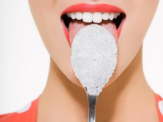 Nên hạn chế lượng đường nạp vào cơ thể để có sức khỏe tốt.