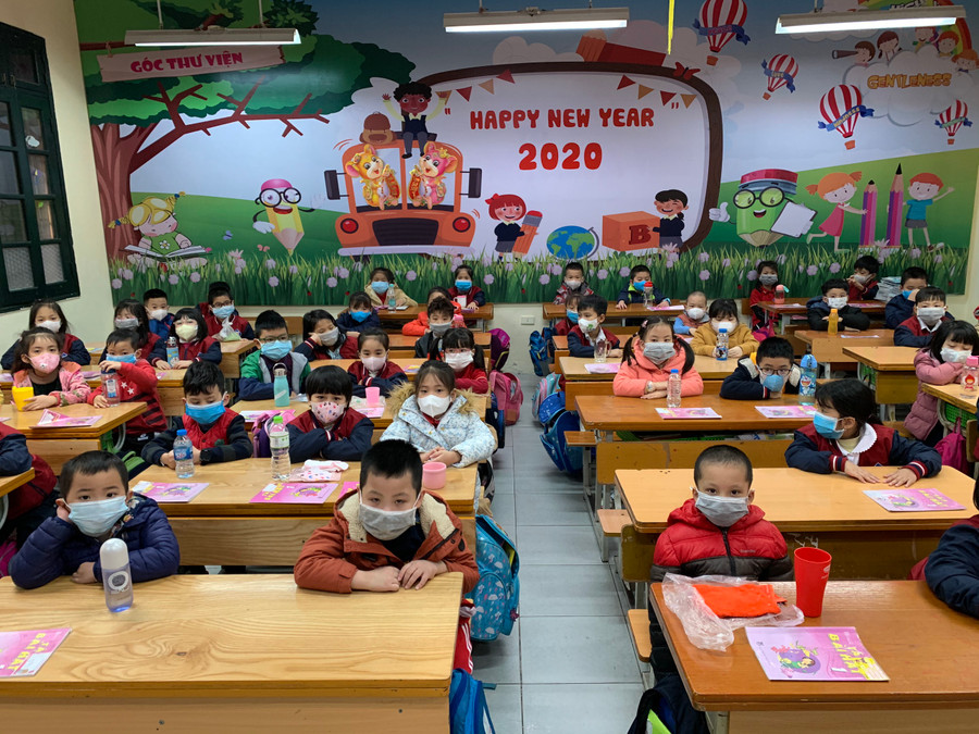 Tất cả các khối trong trường đều chấp hành nghiêm chỉnh việc đeo khẩu trang.