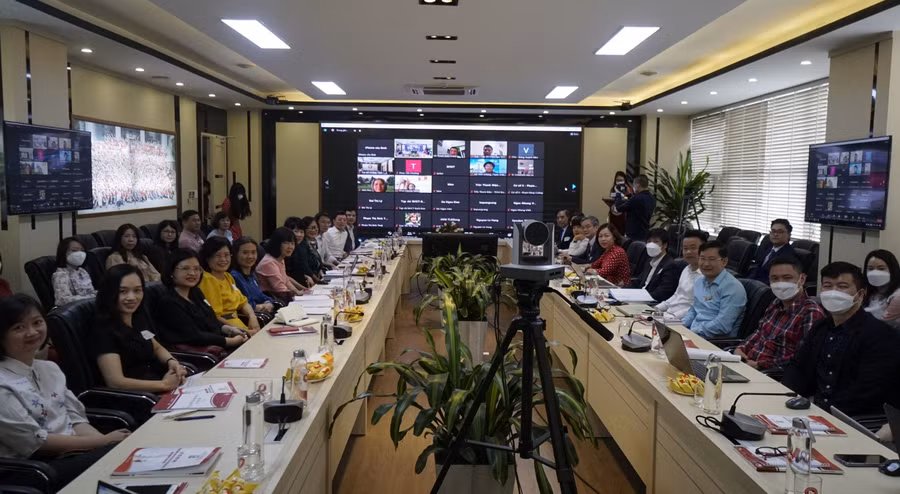 Các đại biểu tham gia Hội thảo "Đổi mới chính sách của các Tạp chí khoa học: Kinh nghiệm và giải pháp"