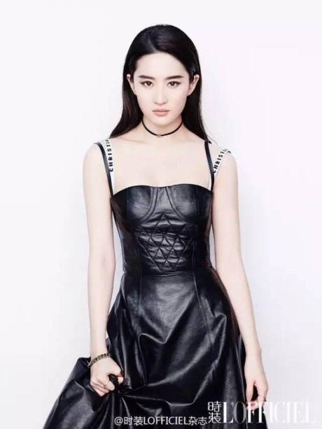 Lưu Diệc Phi và Triệu Lệ Dĩnh liên tục mặc đụng váy áo - Ảnh 5 Luu Diec Phi va Trieu Le Dinh lien tuc mac dung vay ao - Anh 5