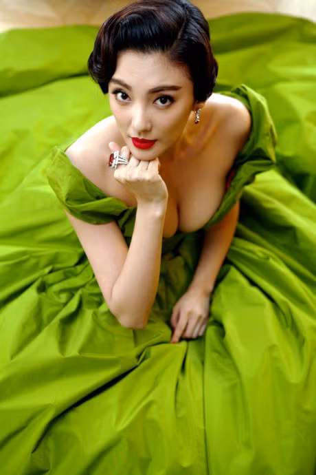 10 nu dien vien nong bong 