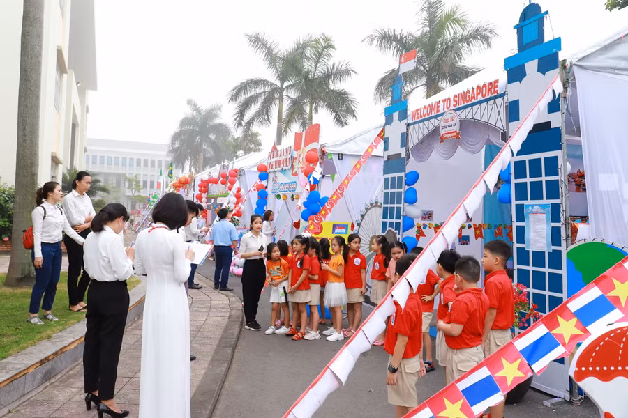 Các hoạt động được tổ chức tại hội trại đều hướng học sinh đến việc nâng cao nhận thức về văn hóa của các nước trên thế giới