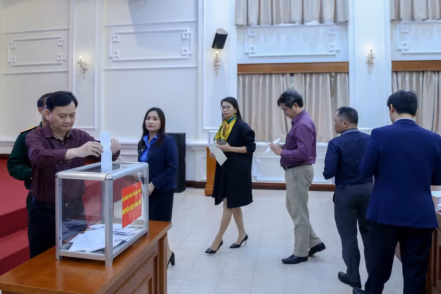 Ngay trong buổi đầu quyên góp, số tiền ủng hộ của cán bộ công chức, nhân viên cơ quan Bộ và một số các đơn vị trực thuộc Bộ là hơn 200 triệu đồng.