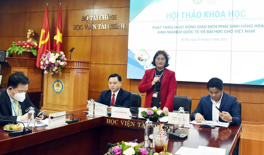 Hội thảo diễn ra theo hình thức trực tiếp kết hợp trực tuyến