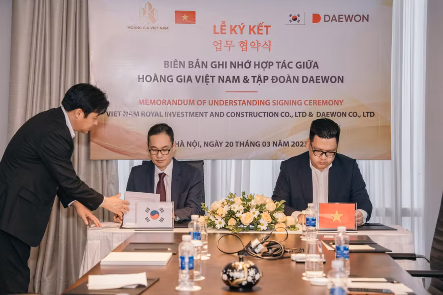 Hai bên ký kết biên bản ghi nhớ hợp tác.