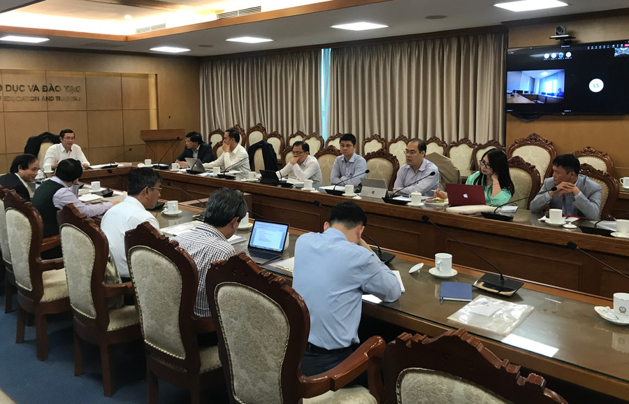 Đại diện các bộ, ngành, đại học và trường đại học tham gia cuộc họp.