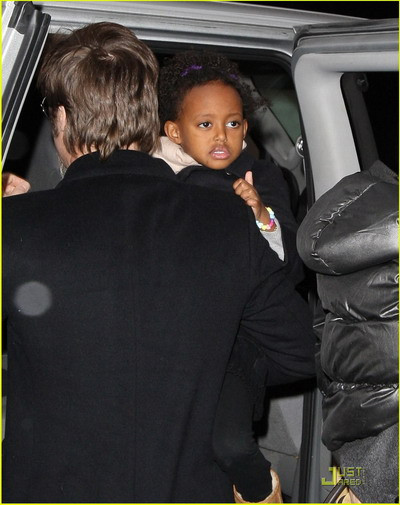 Jolie - Pitt đưa các con đi xem âm nhạc đầu năm ảnh 5