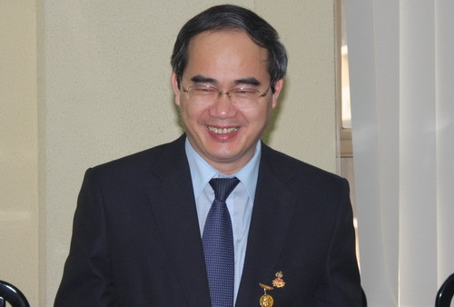 Phó thủ tướng, Bộ trưởng Bộ GD&ĐT Nguyễn Thiện Nhân phát biểu trong buổi tiếp đoàn nhà giáo Xô VIết. Ảnh: N.N Phó thủ tướng, Bộ trưởng Bộ GD&ĐT Nguyễn Thiện Nhân phát biểu trong buổi gặp mặt. Ảnh: N.N
