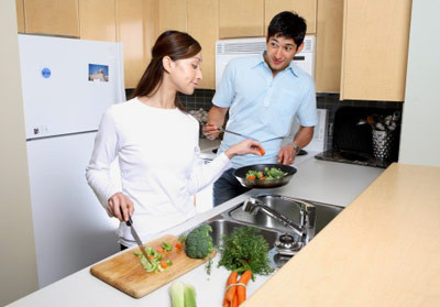 “Dạy chồng từ thủa lơ ngơ mới về” như là một trào lưu mới trong đời sống chị em. (ảnh minh họa) “Dạy chồng từ thủa lơ ngơ mới về” như là một trào lưu mới trong đời sống chị em.