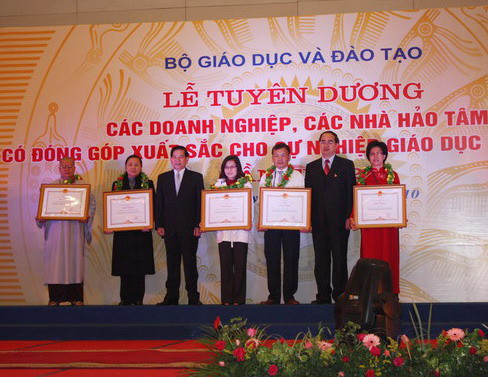 Vinh danh những tấm lòng vàng cho sự nghiệp GD&amp;ĐT