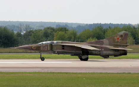 Chiếc máy bay cuối cùng do Mikoyan chế tạo là máy bay chiến đấu MiG-23 The last aircraft developed under Mikoyan was the MiG-23 fighter, the first in the U.S.S.R. to have wing variable sweep ...