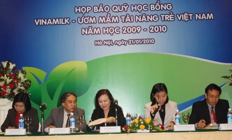 1,5 tỷ tiền học bổng cho HS tiểu học năm học 2009-2010