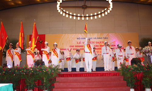 Học sinh Thủ đô chúc mừng buổi lễ Học sinh thủ đô chúc mừng buổi lễ