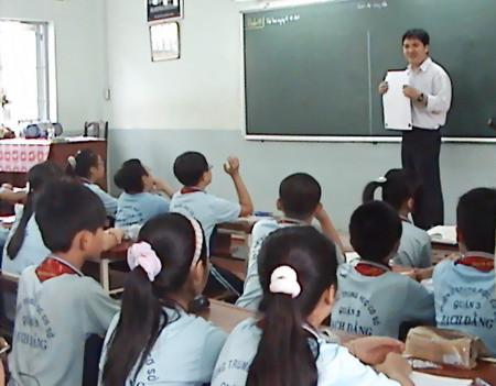 Sử dụng Bộ tài liệu chuẩn kiến thức, kỹ năng từ kỳ II năm học 2009-2010