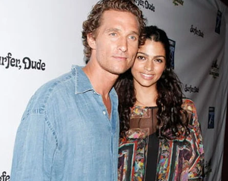 Matthew McConaughey và Camila Alves chào đón đứa con thứ 2