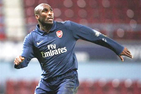 Sol Campbell muốn sánh ngang cùng huyền thoại Paolo Maldini của AC Milan