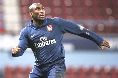Sol Campbell muốn sánh ngang cùng huyền thoại Paolo Maldini của AC Milan