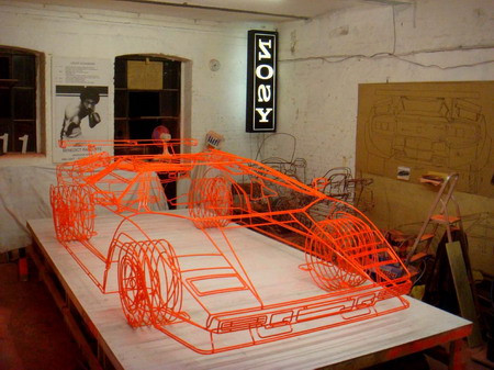  (Hình số 01: Trong phòng thiết kế)