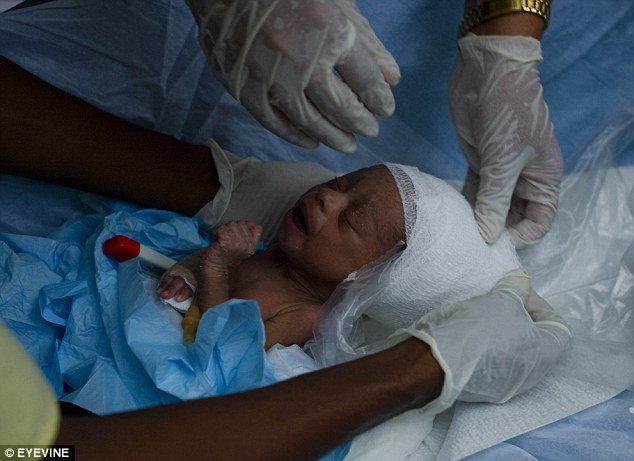 Haiti: Điều kỳ diệu dưới đống đổ nát ảnh 2