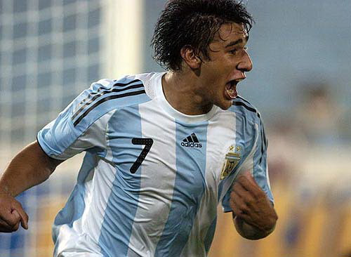 Atletico Madrid tậu tài năng trẻ Argentina