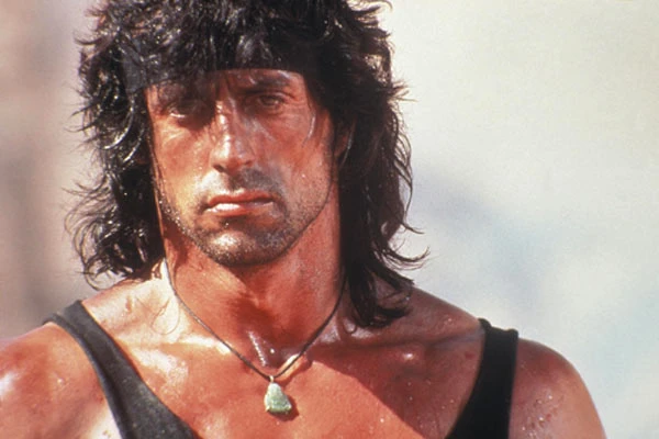 Sylvester Stallone gãy cổ khi đóng phim