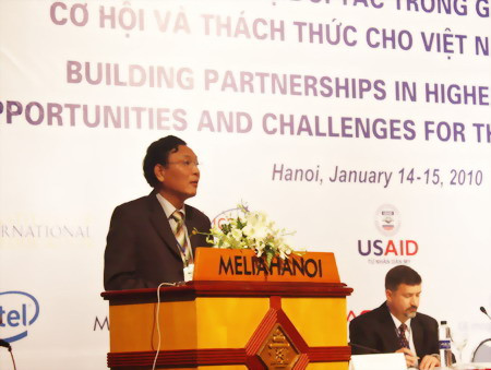 Thứ trưởng thường trực Bộ GD&ĐT Phạm Vũ Luận phát biểu tại Hội thảo. Ảnh: N.N Thứ trưởng thường trực Phạm Vũ Luận phát biểu tại Hội thảo. Ảnh: N.N