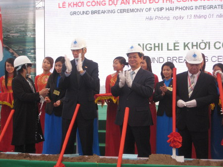 Thủ tướng Chính phủ Nguyễn Tấn Dũng và Thủ tướng Singapore Lý Hiển Long khởi công Dự án VSIP HảI Phòng