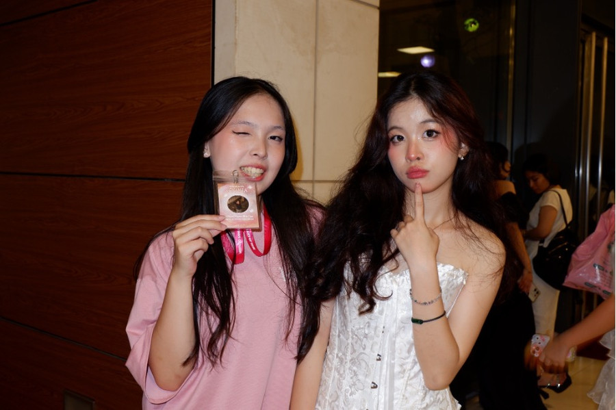 Chạm 18 mong muốn có thể thực hiện trọn vẹn sứ mệnh tôn vinh những ký ức đẹp đẽ nhất của học sinh THPT Chuyên KHXH&amp;NV.