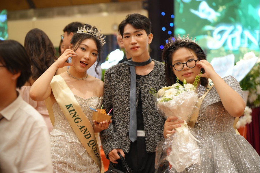 King &amp; Queen của Chạm 18: THE FAERIE.