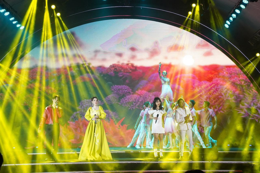 Các tiết mục được biểu diễn trong chương trình không chỉ là những bản &apos;hit&apos; của các nghệ sỹ mà còn có những bài nhạc được kết hợp hài hoà giữa âm nhạc 2 nước Việt Nam và Hàn Quốc.