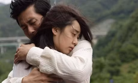 Bo me gia roi, chang biet con may giao thua nua chong oi? - Anh 1