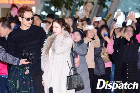Lộ diện nhẫn cưới của cặp đôi quyền lực Kim Tae Hee và Bi Rain - Ảnh 7 Lo dien nhan cuoi cua cap doi quyen luc Kim Tae Hee va Bi Rain - Anh 7