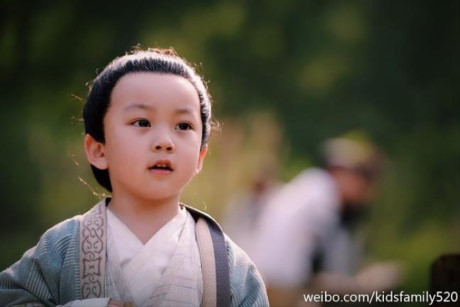 Con trai của Dương Mịch, Lưu Diệc Phi và Angelababy so bì vẻ đáng yêu - Ảnh 9 Con trai cua Duong Mich, Luu Diec Phi va Angelababy so bi ve dang yeu - Anh 9