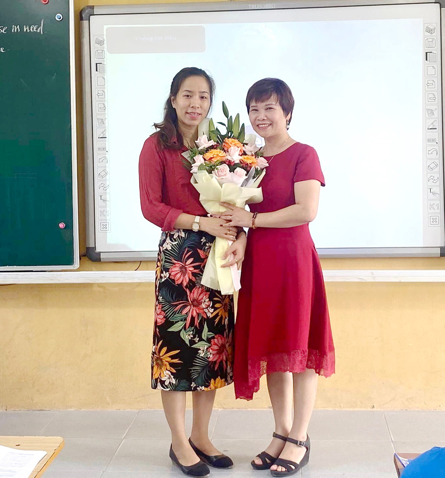 Cô Dương Phạm Ngọc Tú (bên trái). Ảnh: NVCC.