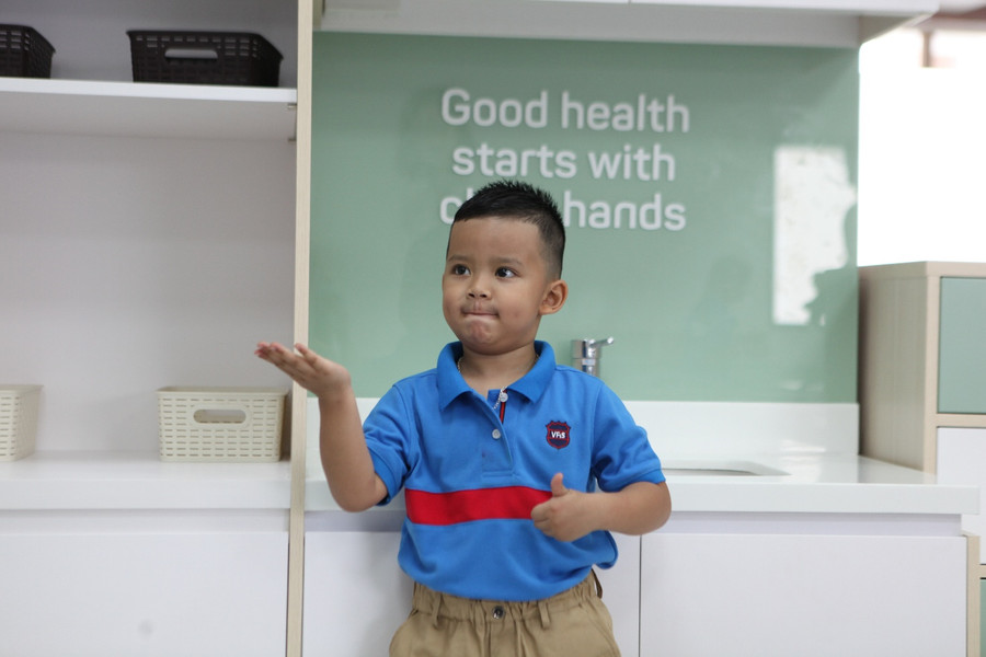 Bồn rửa tay được bố trí ở ngay trong mỗi lớp học Phần Lan