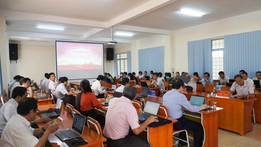 Trường Cao đẳng Cộng đồng Kon Tum sinh hoạt chuyên đề “Giải pháp nâng cao việc thực hành tiết kiệm, chống lãng phí".