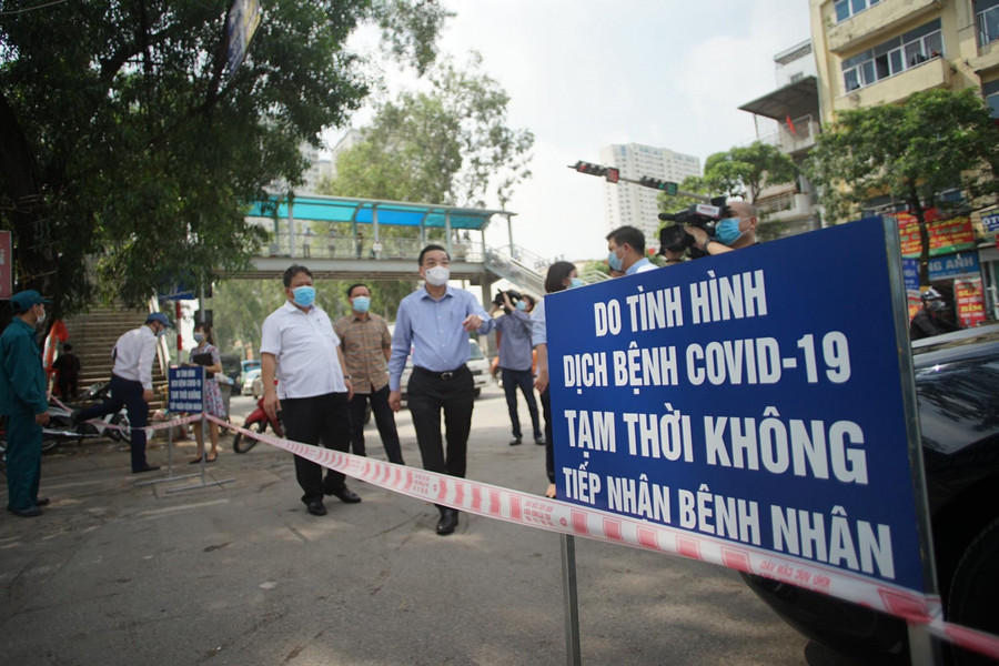 Chủ tịch TP Hà Nội Chu Ngọc Anh trực tiếp xuống BV K chỉ đạo công tác phòng chống dịch. Chủ tịch TP Hà Nội Chu Ngọc Anh trực tiếp xuống BV K chỉ đạo công tác phòng chống dịch.