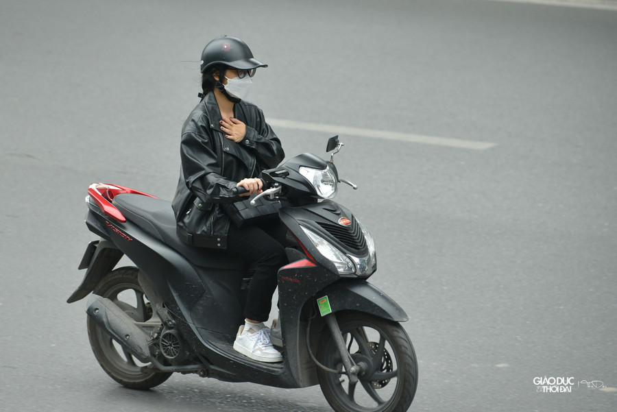 Tại Hà Nội, nhiệt độ khoảng 20 độ C trong sáng hôm nay.