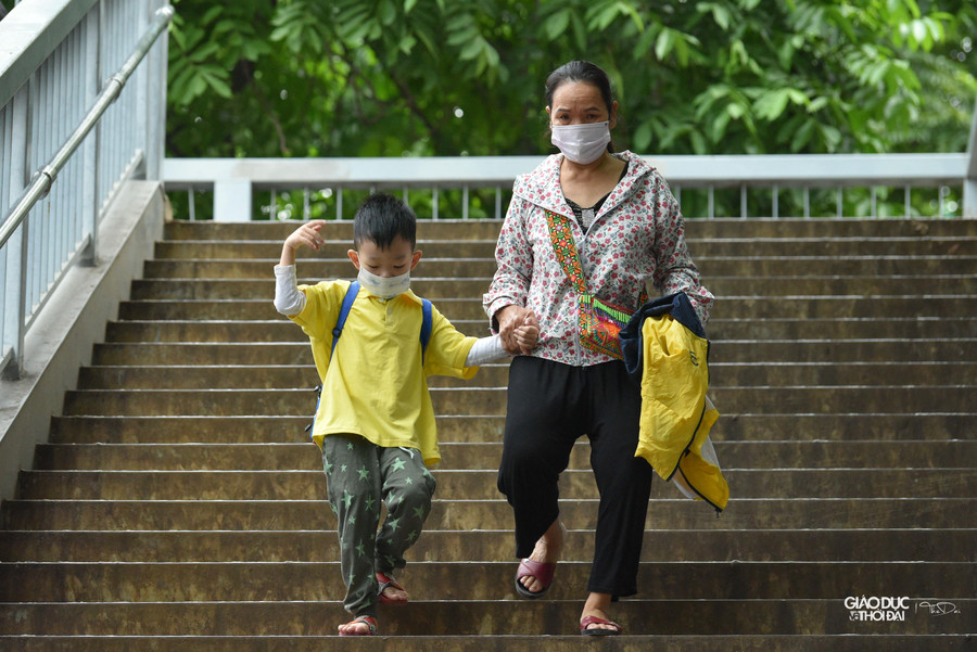 Tại khu vực Hà Nội trời nhiều mây, nhiệt độ thấp nhất từ 19-22 độ C.